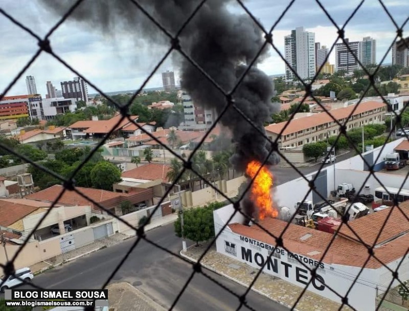 IncÃªndio atinge garagem da Montec no Nova BetÃ¢nia