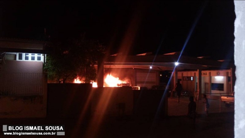 Delegacia de PolÃ­cia, Ã´nibus e veÃ­culos da Secretaria de SaÃºde de CaicÃ³ sÃ£o incendiados
