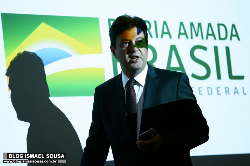 Ministro confirma primeiro caso suspeito de coronavÃ­rus no Brasil