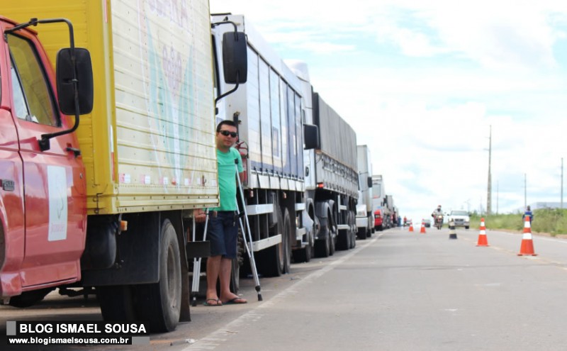 Caminhoneiros ameaÃ§am iniciar nova greve
