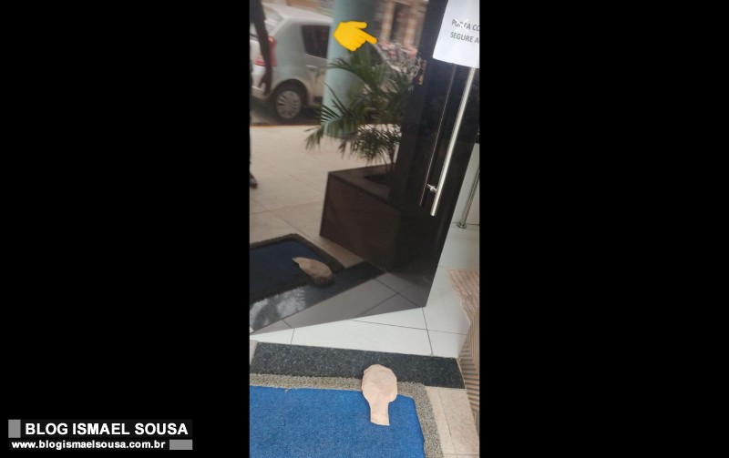Protesto com merda na porta da Câmara foi feito por paciente colostomizado