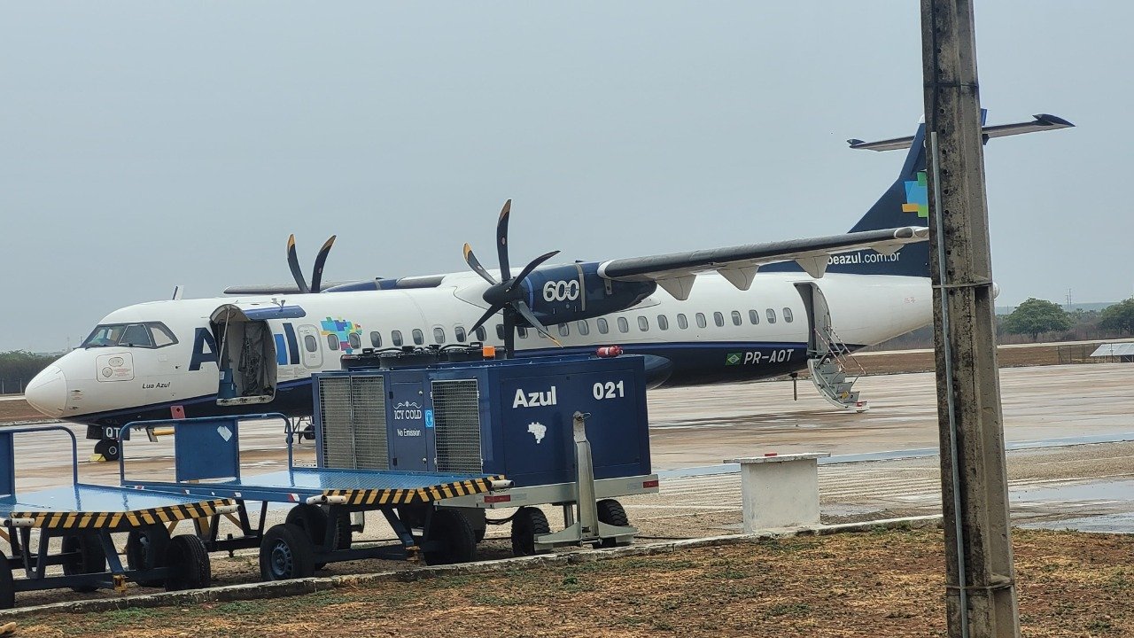 Aeronave da Azul apresenta problema em um dos motores e aguarda conserto em Mossoró