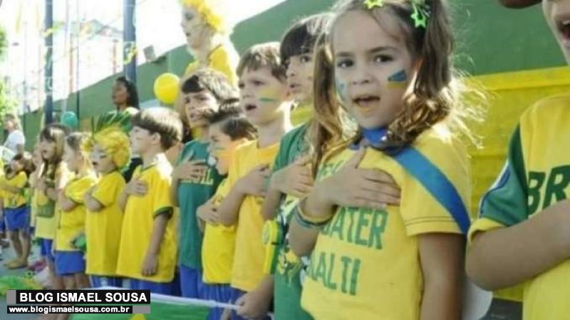 Volta do Hino Nacional nas escolas deixa esquerdistas revoltados