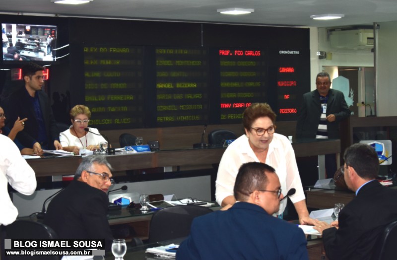 VotaÃ§Ã£o que institui cota para exercÃ­cio de vereador foi adiada para prÃ³xima semana