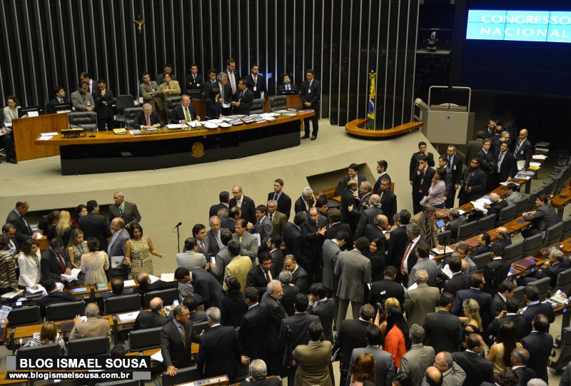 Congresso aprova crÃ©dito suplementar de R$ 702,5 milhÃµes para o Fies; PT tentou obstruir pauta