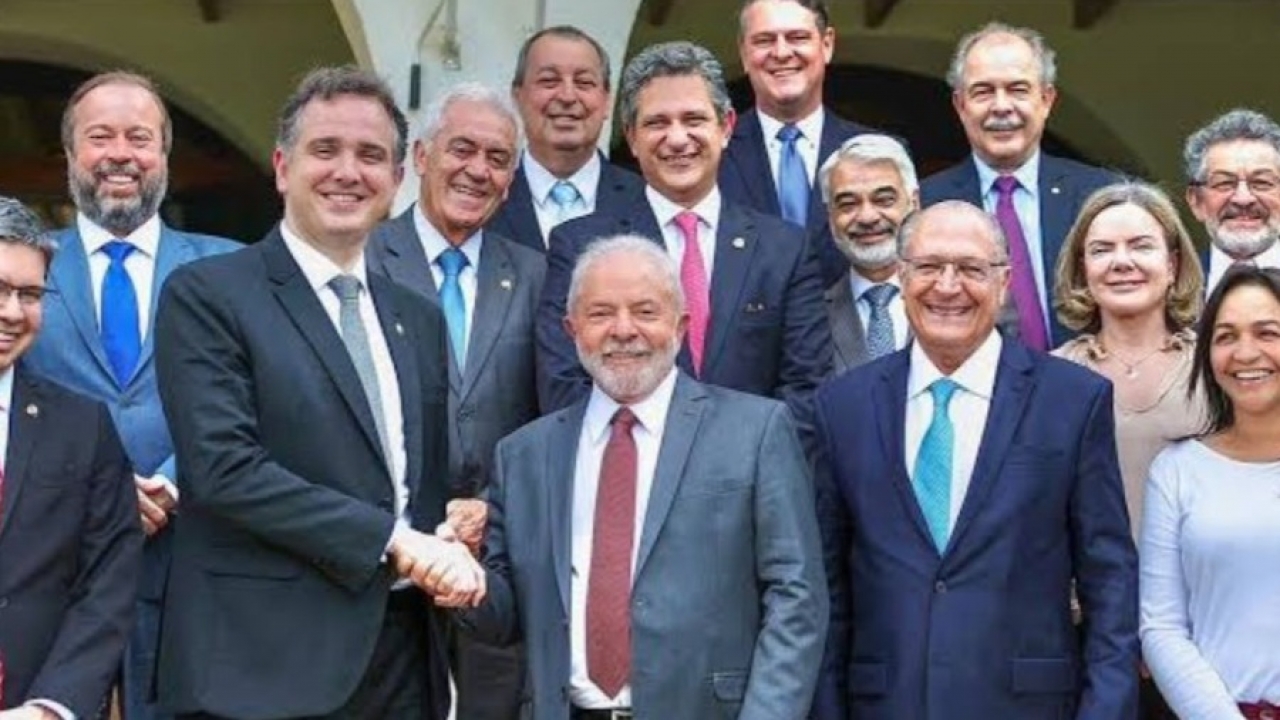 Opinião - Brasil: Azar na política e no futebol
