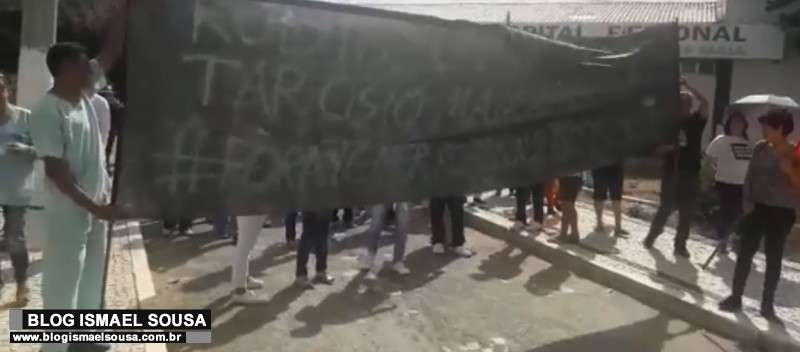 VÃDEO: Servidores da saÃºde e da UERN marcham no ApagÃ£o da SaÃºde