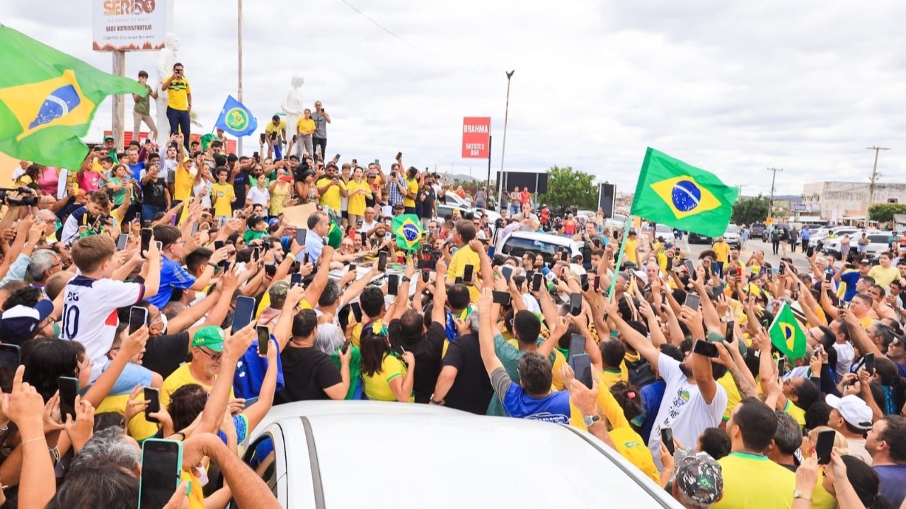 Bolsonaro: ‘Nosso cabra da peste, Rogério Marinho, vai ser governador do RN ano que vem’ Bolsonaro: ‘Nosso cabra da peste, Rogério Marinho, vai ser governador do RN ano que vem’