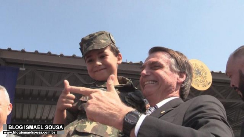Em nova pesquisa, Bolsonaro lidera corrida presidencial