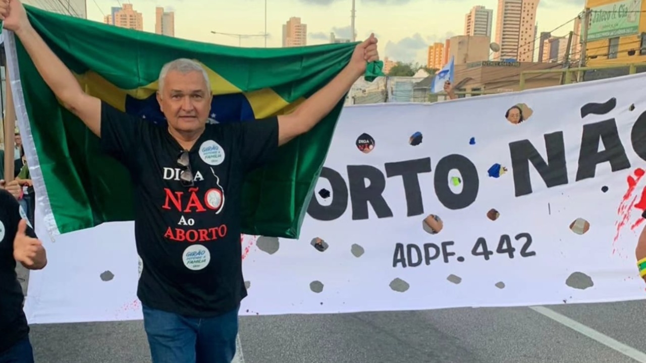 “A nossa luta de hoje é pela vida das nossas crianças”, diz Girão durante Marcha da Família