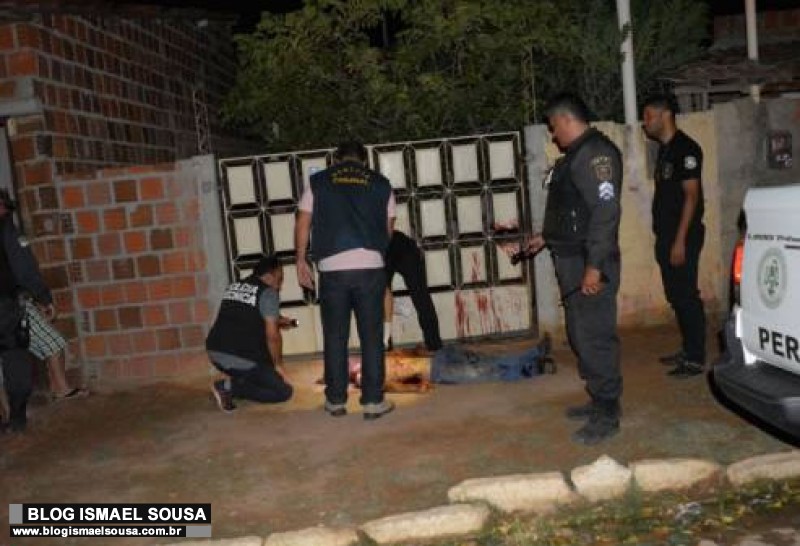 Homem sai para comprar sopa e Ã© morto a facadas na Favela do Fio