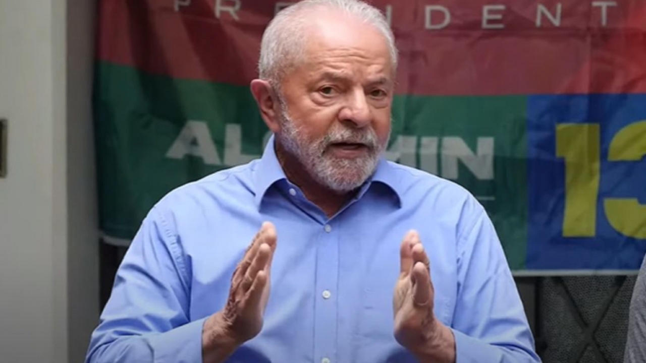 Lula deve negociar gasto extra de R$ 200 bilhões no orçamento público de 2023
