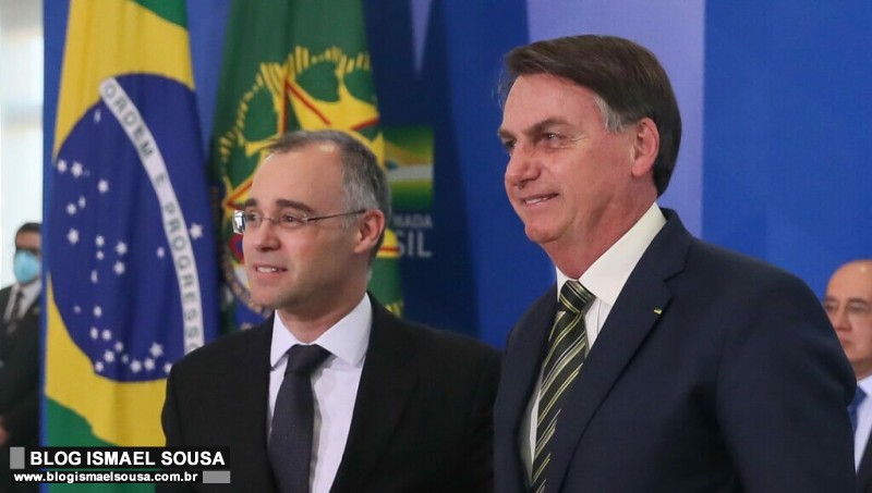 STF pode ganhar mais dois evangélicos, afirma Bolsonaro