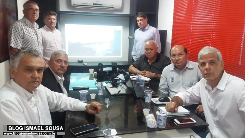 General GirÃ£o discute soluÃ§Ãµes para conter avanÃ§o do mar em Barra do CunhaÃº