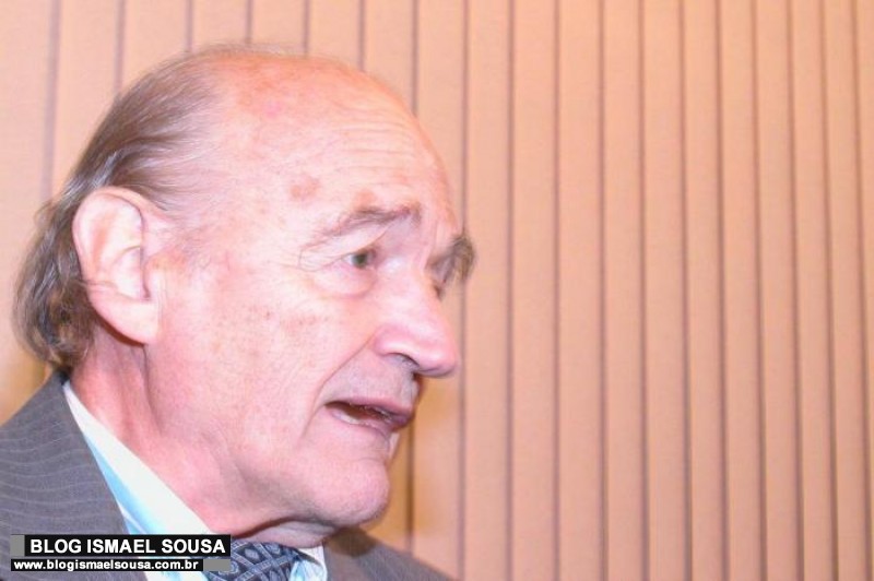 Padre Quevedo morre aos 88 anos