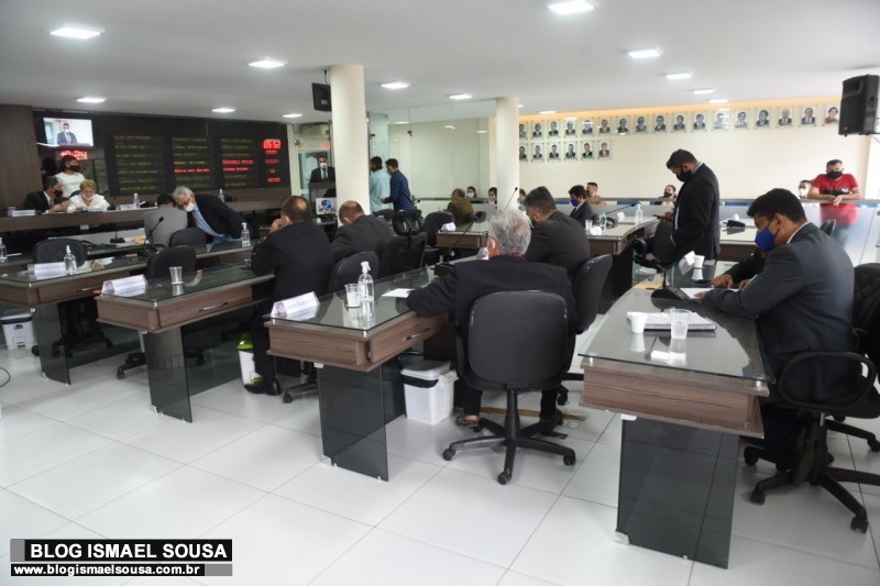 Vereadores de MossorÃ³ convocam sessÃ£o extraordinÃ¡ria para votarem aumento dos prÃ³prios salÃ¡rios