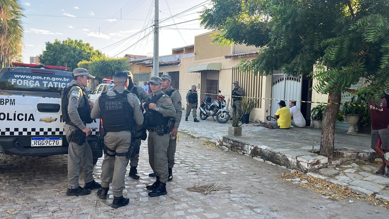 URGENTE: Homem é perseguido e morto a tiros dentro de residência em Mossoró