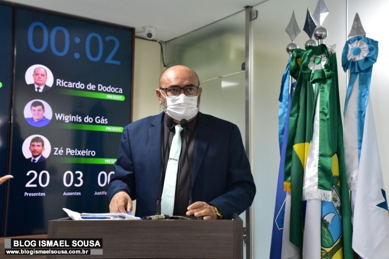"Tenho duas filhas comissionadas com salários baixos", diz Raério sobre nepotismo na Prefeitura