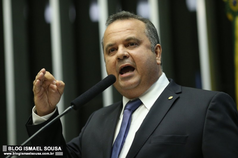 FÃ¡tima protagoniza â€œespetÃ¡culo deprimente de intolerÃ¢ncia e falta de educaÃ§Ã£oâ€, diz RogÃ©rio Marinho
