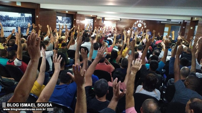 Sem avanÃ§o nas negociaÃ§Ãµes, policiais civis aprovam paralisaÃ§Ã£o para o dia 21
