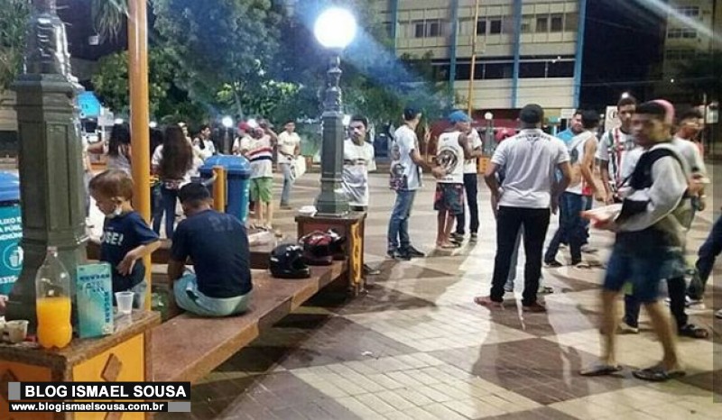 Torcida Organizada do BaraÃºnas distribui sopÃ£o para moradores de rua