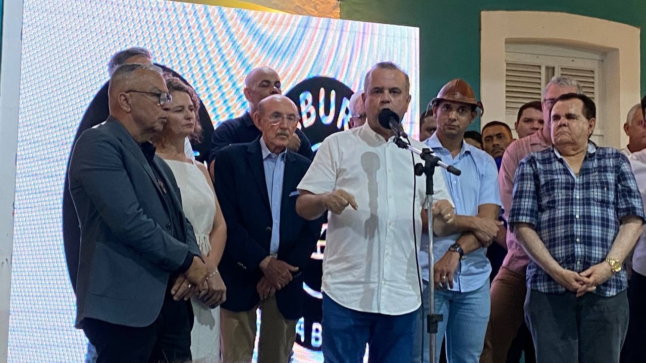 Na abertura da Ficro, Rogério afirma que aumento dos impostos impede o crescimento do país