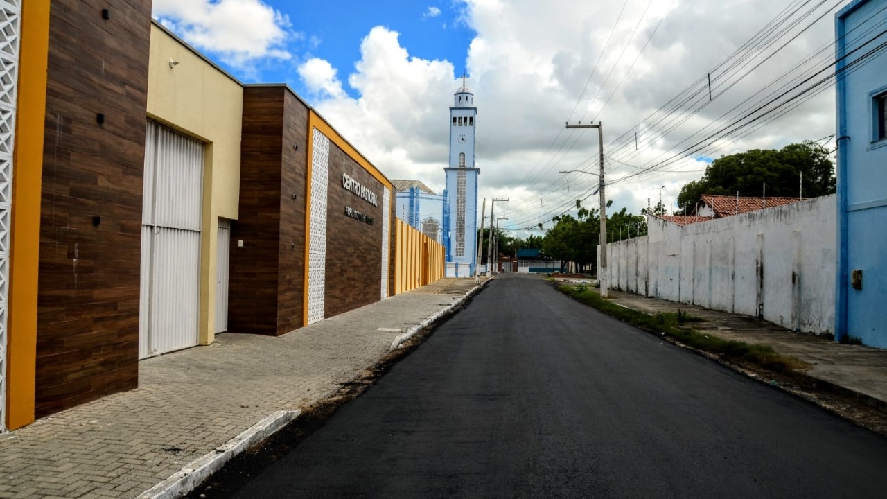 Ruas do Boa Vista e Alto da Conceição recebem capeamento asfáltico