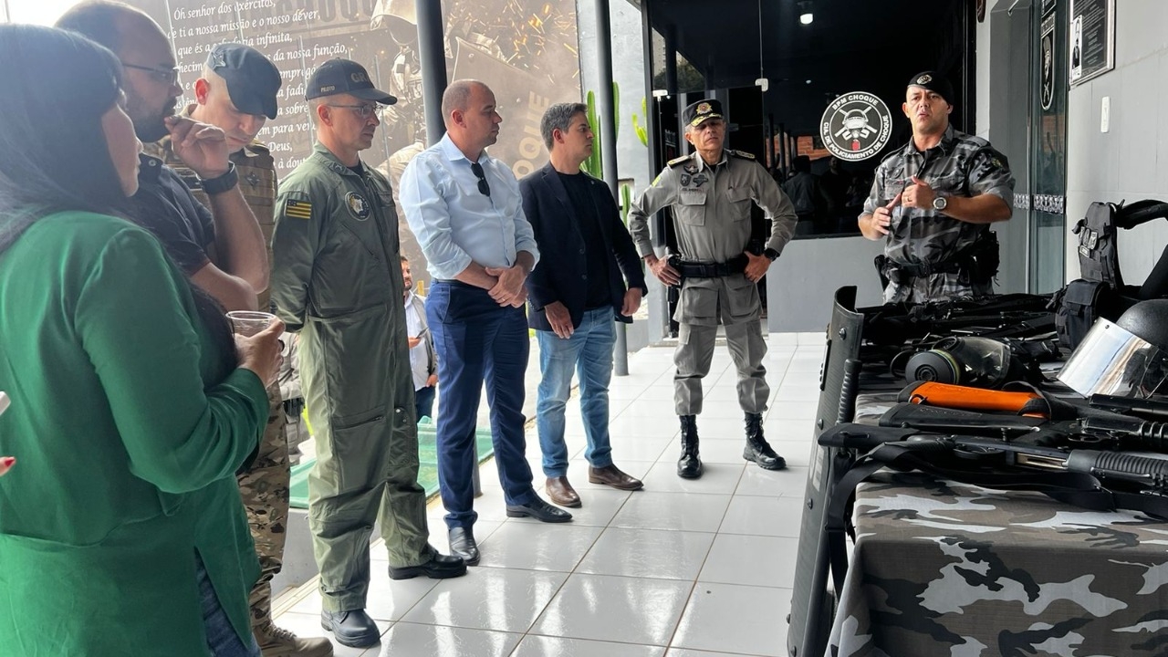 Gonçalves visita Comando de Operações de Cerrado e Comando de Missões Especiais em Goiás