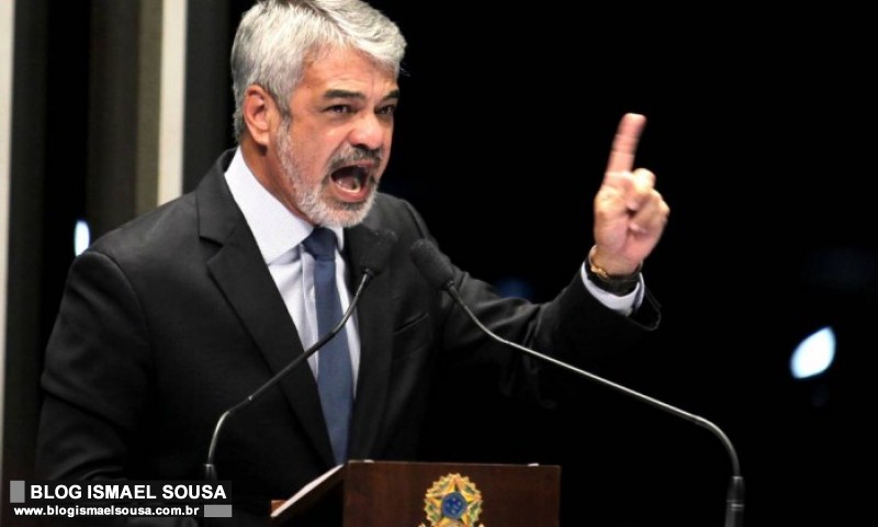 Apavorado, Humberto Costa zomba de operaÃ§Ã£o da PF: "Por que essa operaÃ§Ã£o?"
