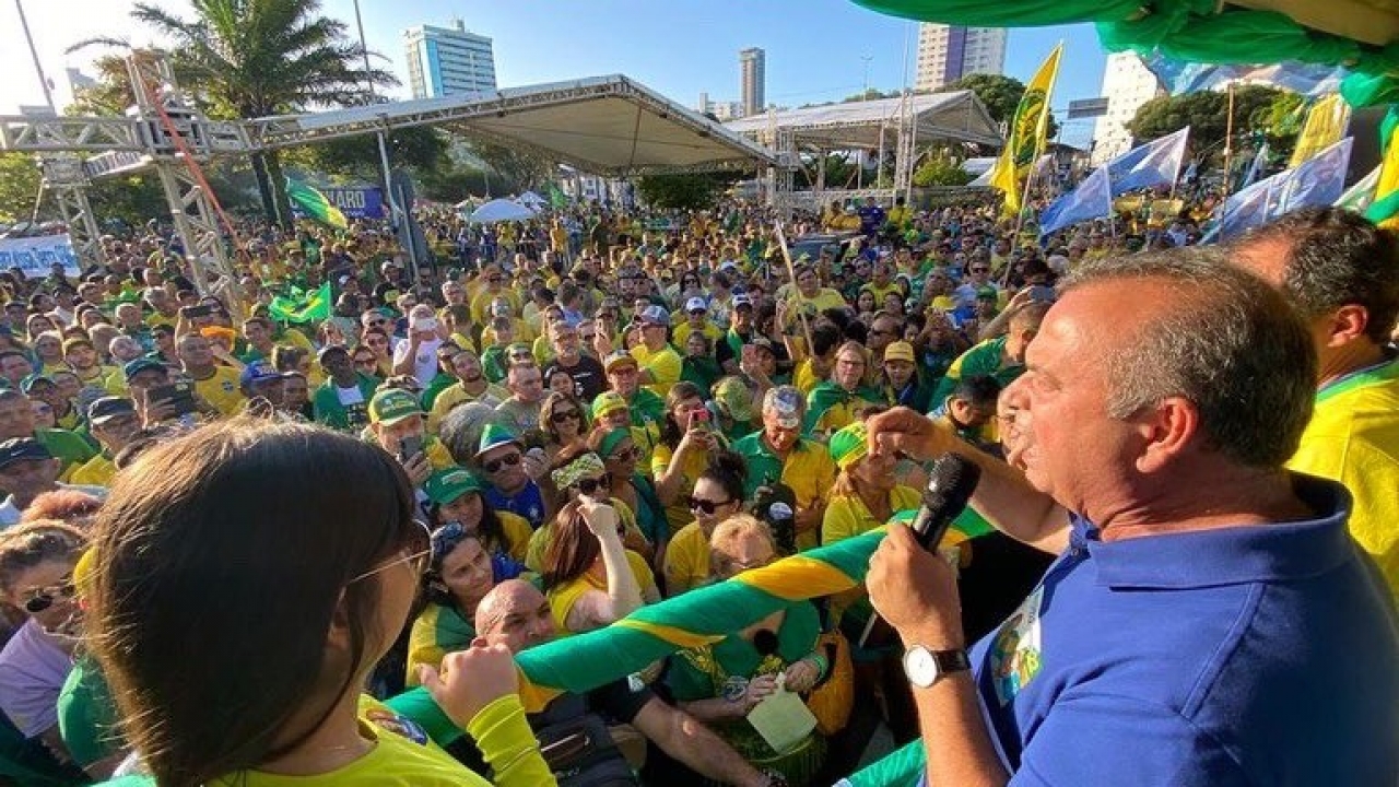 Em ato com multidão pró-Bolsonaro em Natal, Rogério destaca transposição do São Francisco