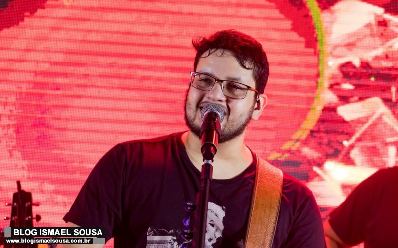 Cantor Maurílio morre aos 28 anos em hospital de Goiânia