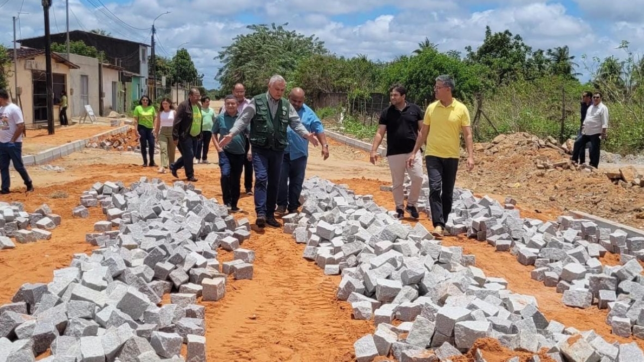 General Girão viabiliza obras de calçamento em prol do bairro Bela Parnamirim