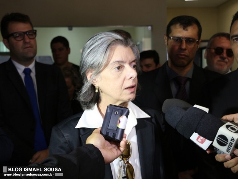 Presidente do STF CÃ¡rmen LÃºcia faz visita-surpresa no PresÃ­dio Federal de MossorÃ³