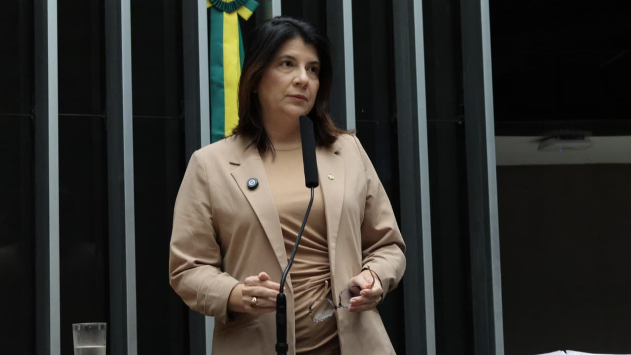 Carla Dickson critica governos do PT e denuncia aumento do feminicídio no Brasil e no RN