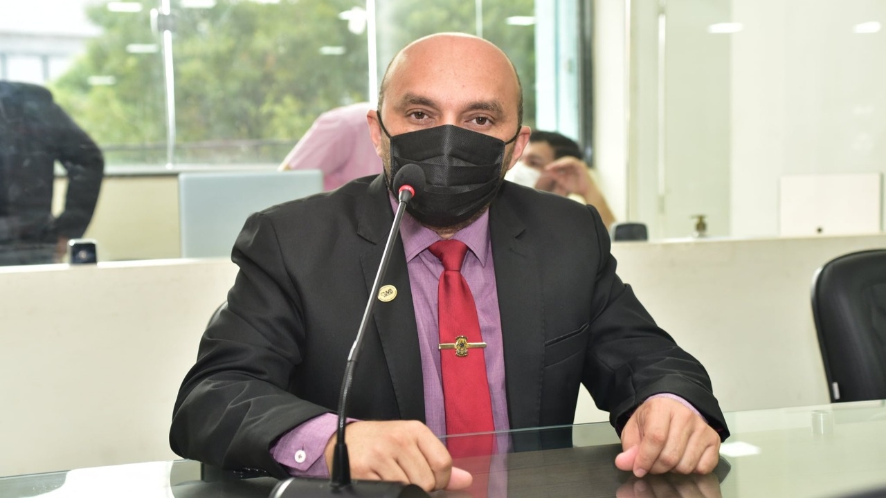 Vereador Edson Carlos ressalta importância de doação de sangue