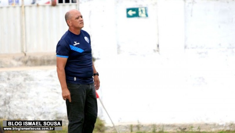 Ronaldo BagÃ© Ã© o novo tÃ©cnico do BaraÃºnas