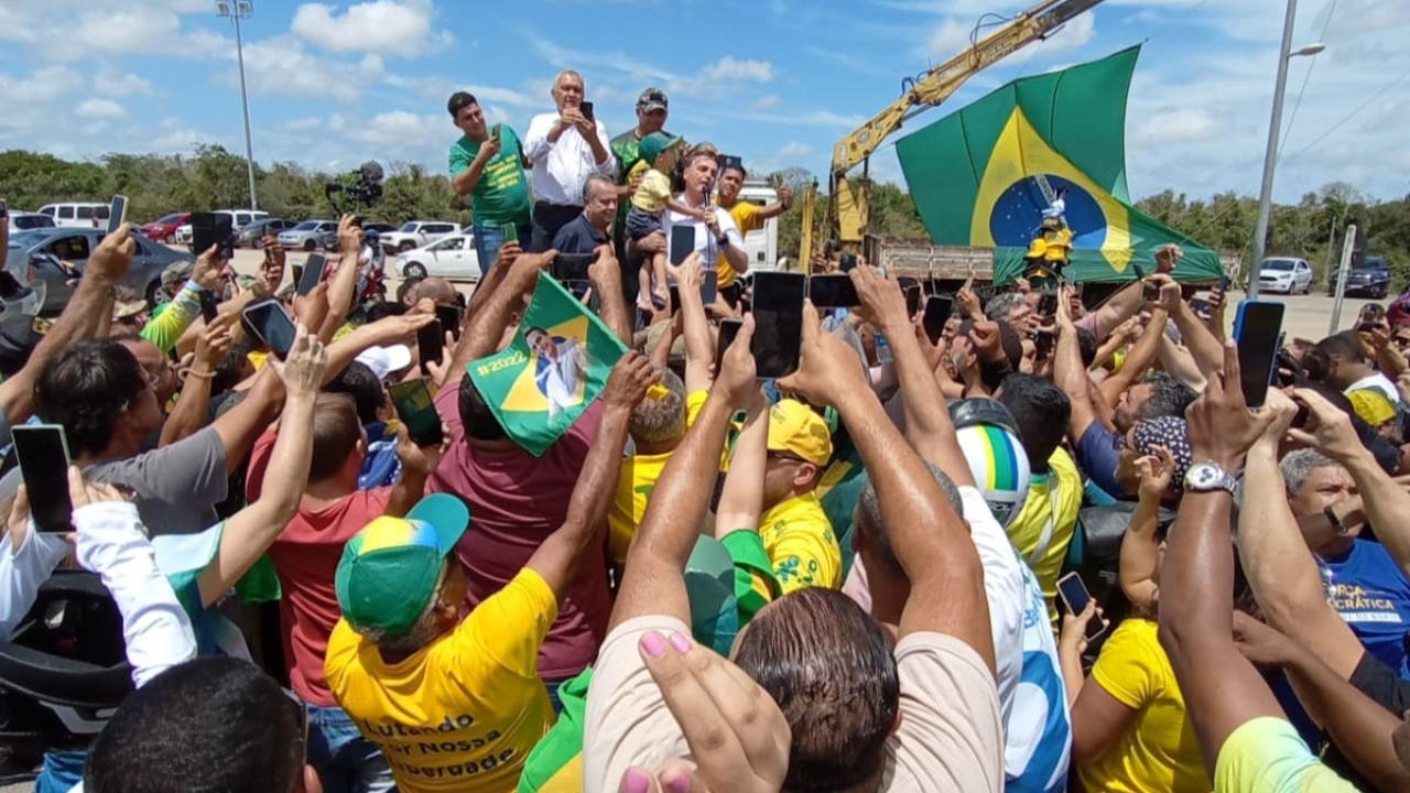 FOTOS - Bolsonaro desembarca em Natal e almoça na zona Norte