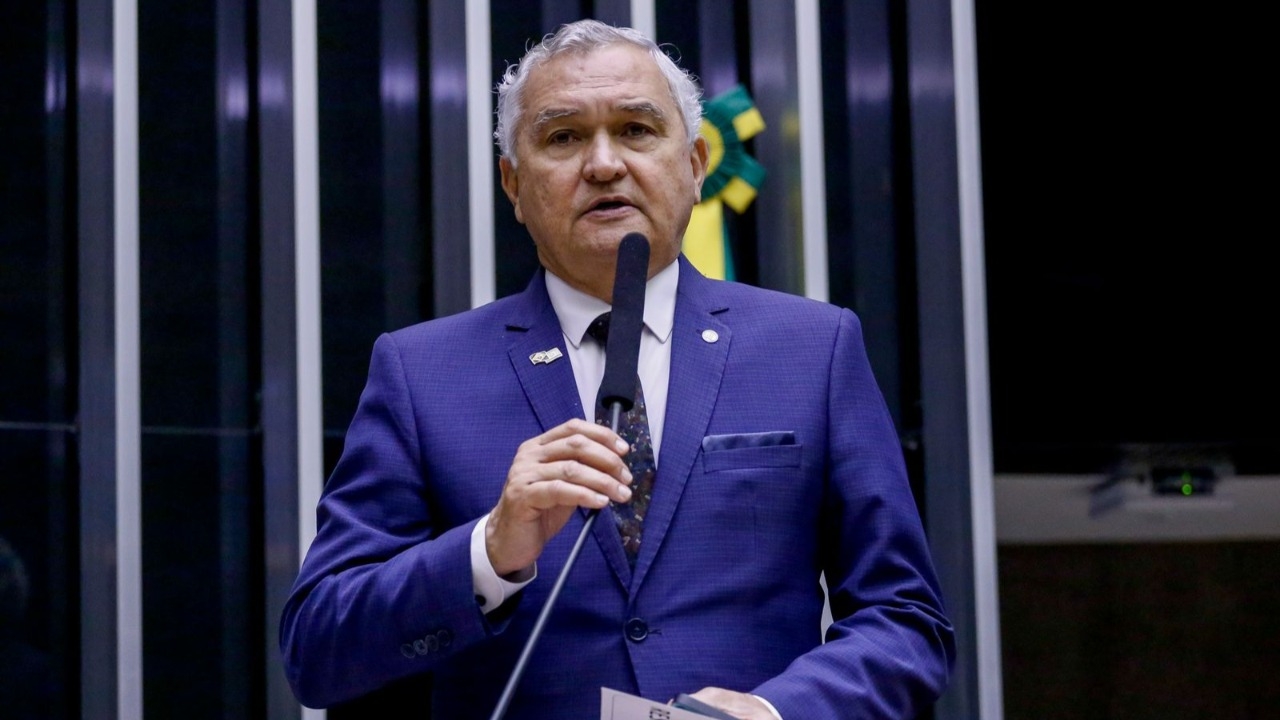 Girão cobra punição a Fátima após novas revelações sobre escândalo dos respiradores