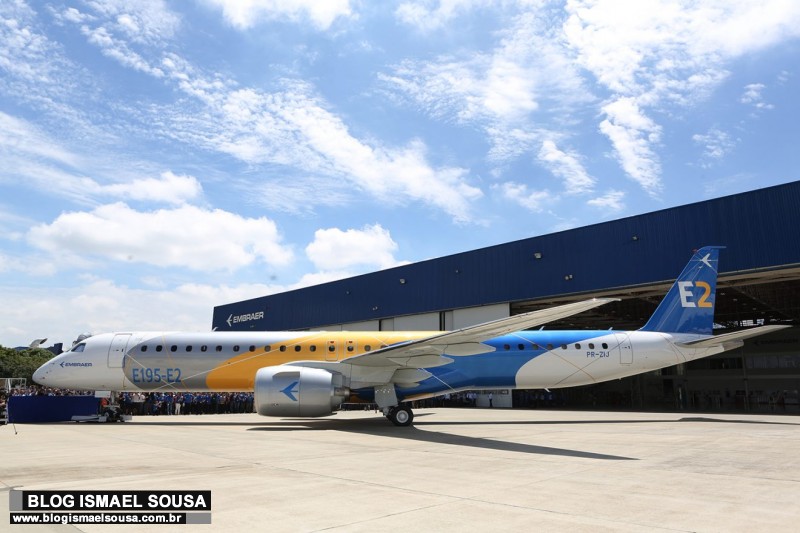 Maior aviÃ£o produzido no Brasil Ã© apresentado pela Embraer