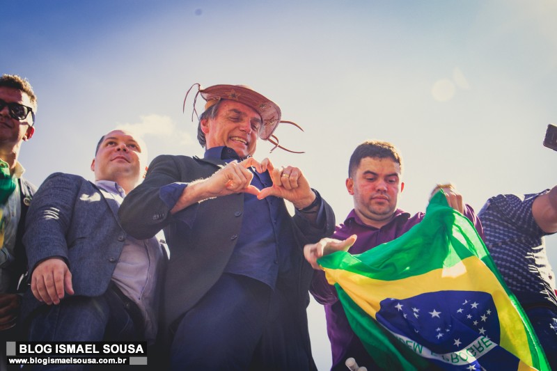 Bolsonaro anunciarÃ¡ general como candidato a vice nesta quarta