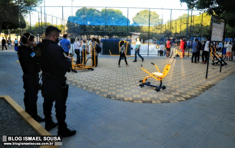 Prefeitura de Mossoró entrega praça totalmente reformada a famílias do Liberdade I