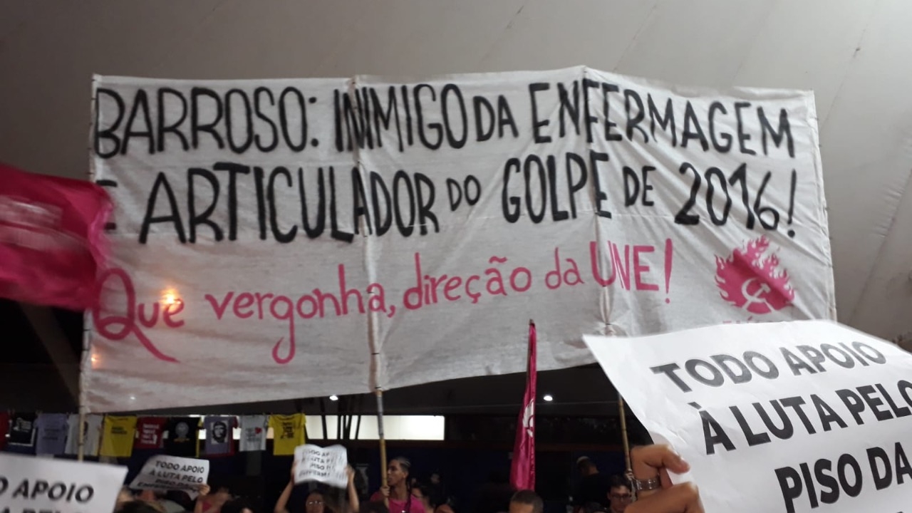 A UNE será investigada por atacar as instituições?