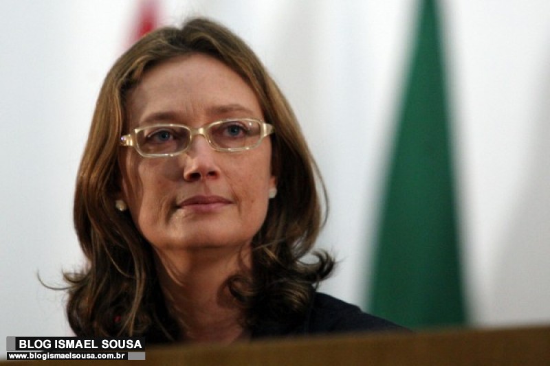 Maria do RosÃ¡rio sai em defesa de estudante suspeito de pichar viatura da PM: "sem provas"