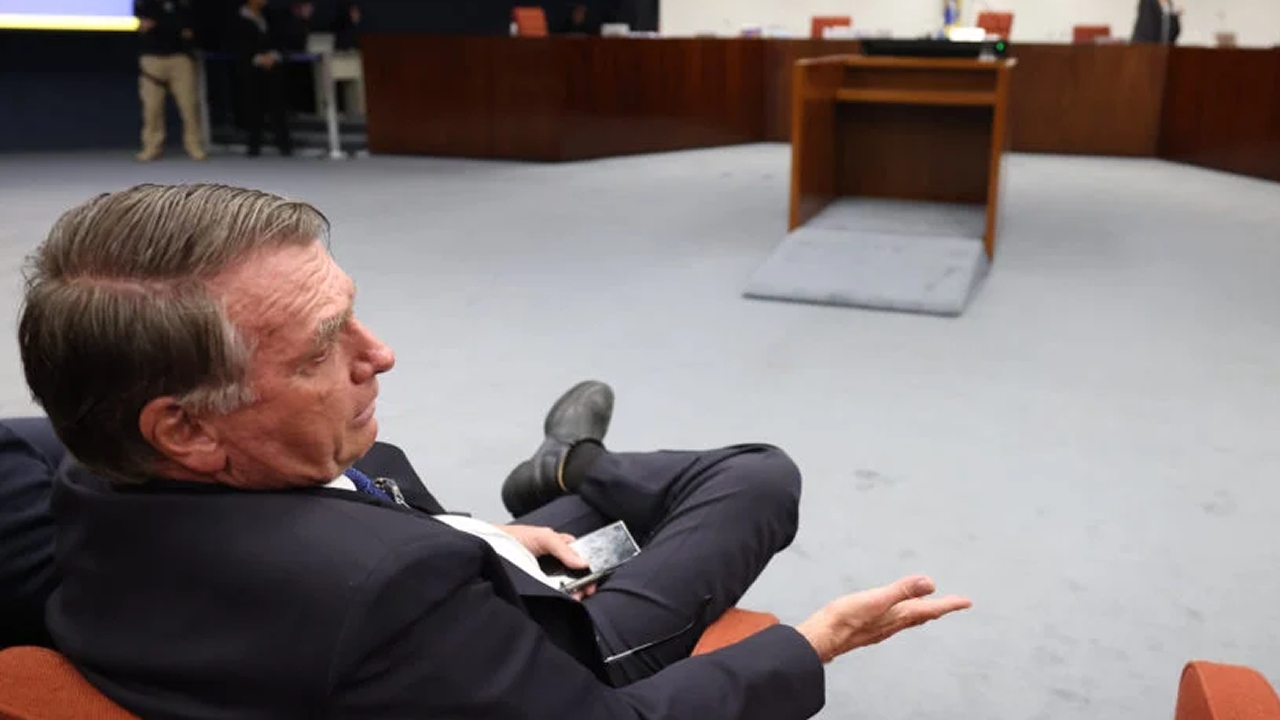 ‘Estão com pressa. Muita pressa’, diz Bolsonaro sobre celeridade do processo no STF