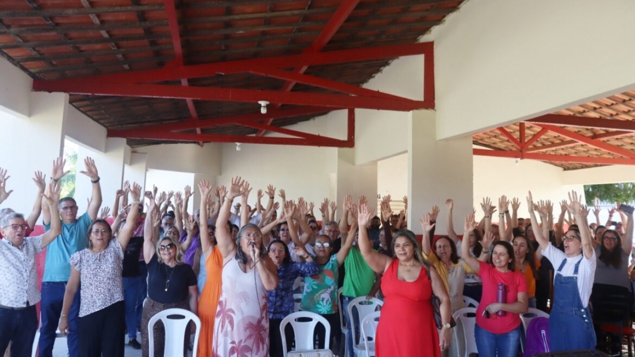 Professores do município de Mossoró aprovam indicativo de greve para 10 de março