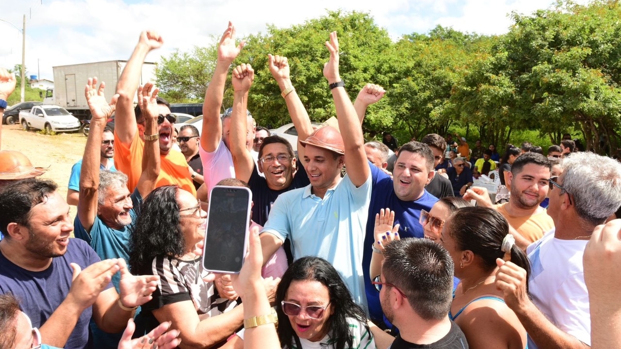 Prefeito Allyson comemora aniversário com apoiadores no Sítio Chafariz