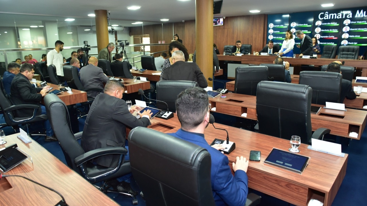 Vereadores da bancada governista negam dignidade a mulheres carentes de Mossoró