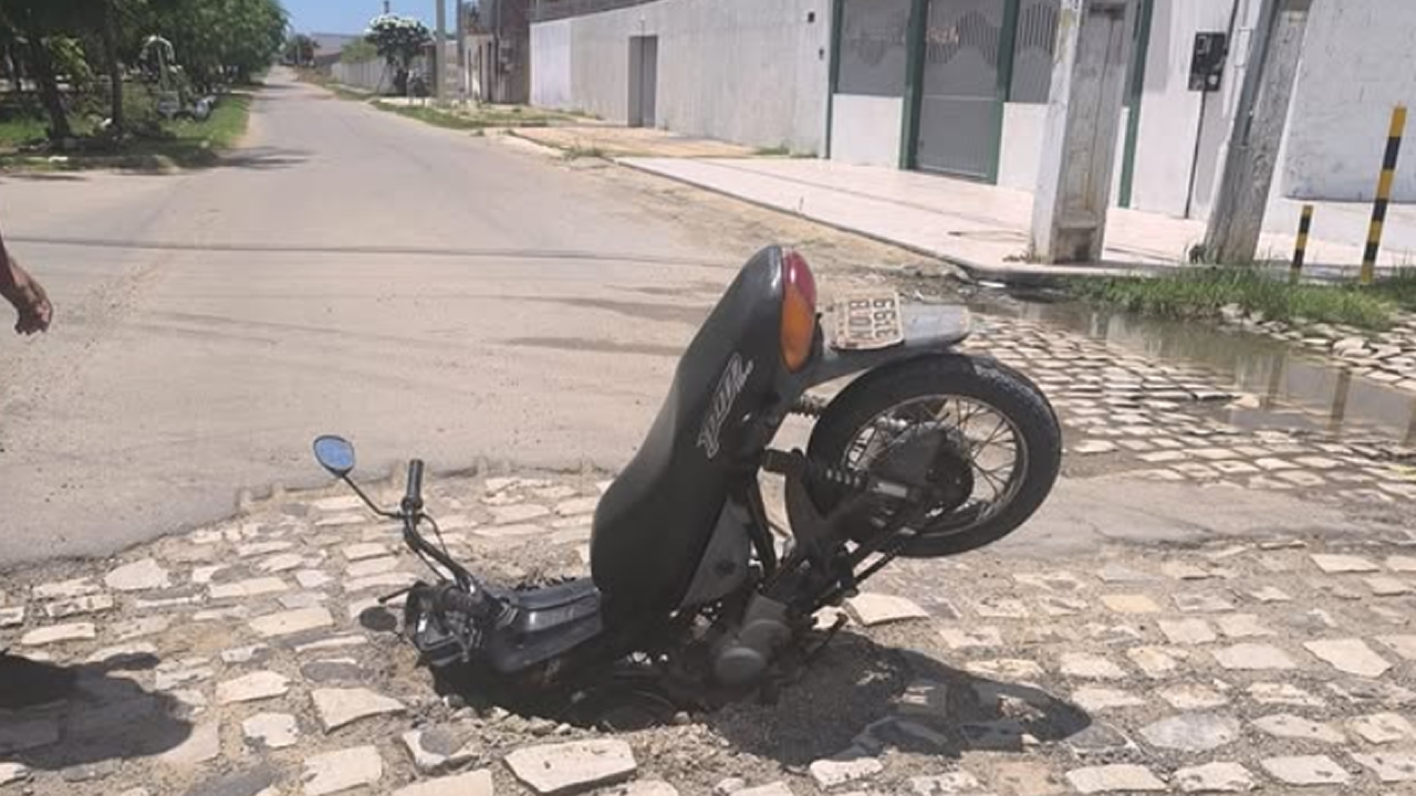 Caern responsabiliza empresa contratada pela Prefeitura por bueiro aberto onde moto caiu