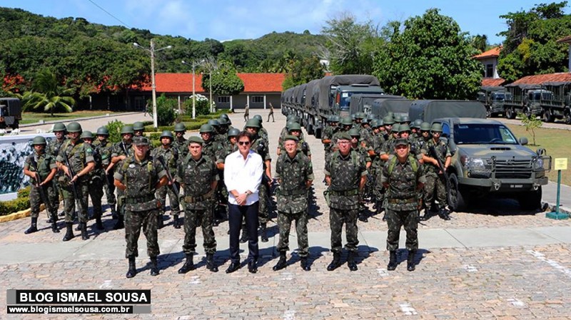 "AmanhÃ£ o exÃ©rcito vai para as ruas no reforÃ§o Ã  seguranÃ§a pÃºblica", assegurou Robinson
