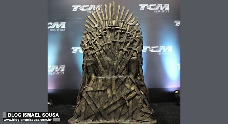 Trono de Ferro da sÃ©rie Game of Thrones em exposiÃ§Ã£o no Partage Shopping